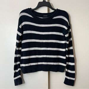 Abercrombie & Fitch Navy and White Striped Sweater